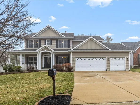 122 Courtfield Dr, O'Fallon, MO 63366