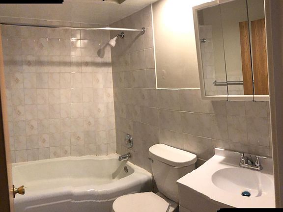 5th image of 5420 N Kenmore Ave APT 203