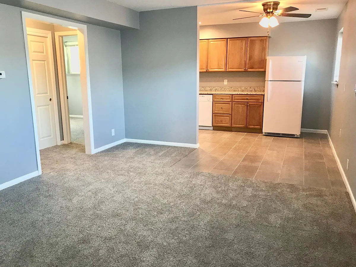 Building Photo - 5003 Woolworth Ave #4