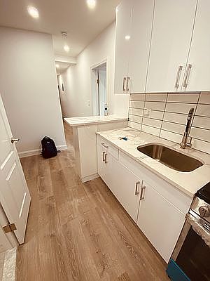 3rd image of 52 Kenmare St #29