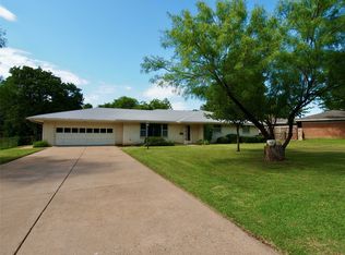 1441 Brazos St, Graham, TX 76450
