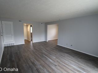 4921 Copper Creek Rd #13, Omaha, NE 68157