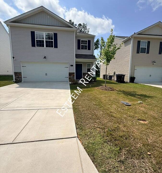 1st image of 135 Palm Dr