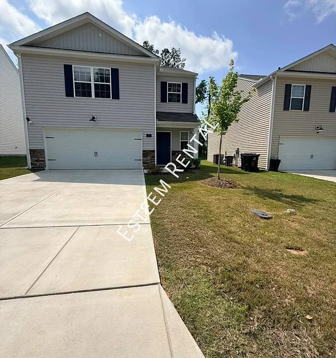 135 Palm Dr