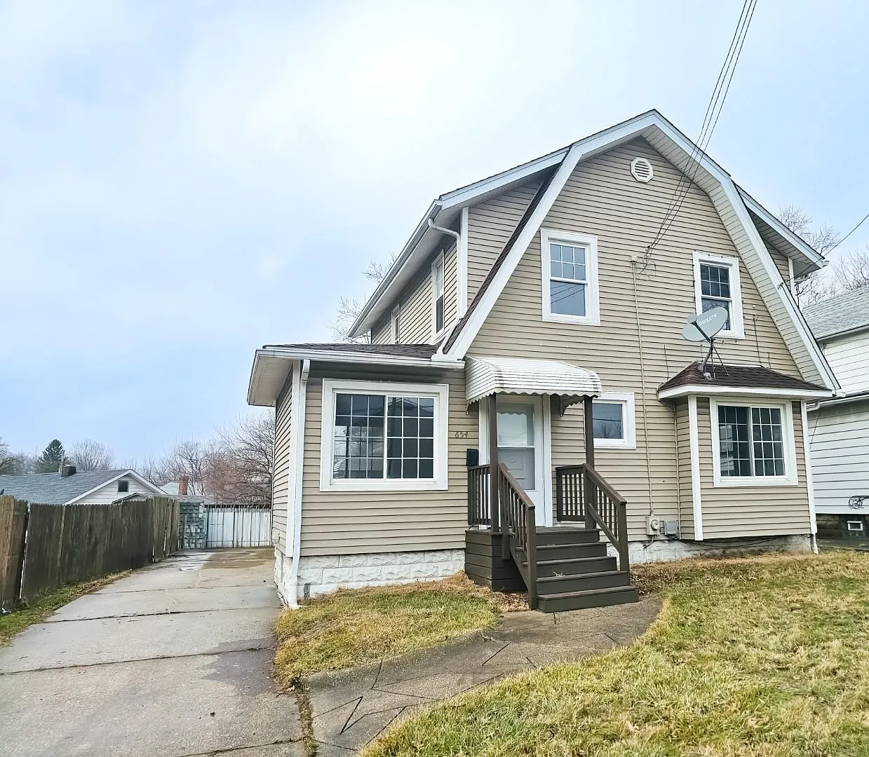 654 Eastland Ave photo 1