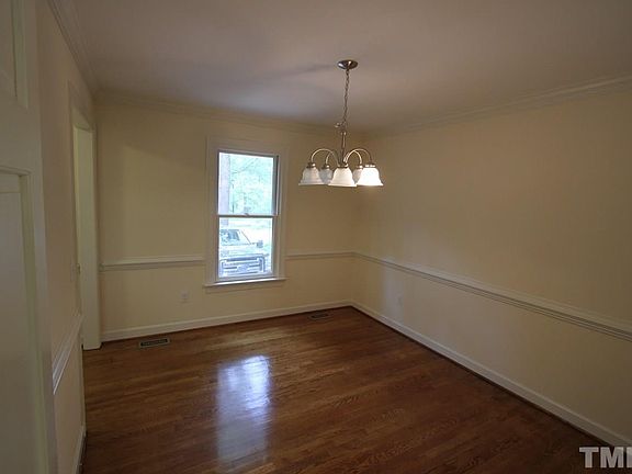 4th image of 23 E Bayberry Ct