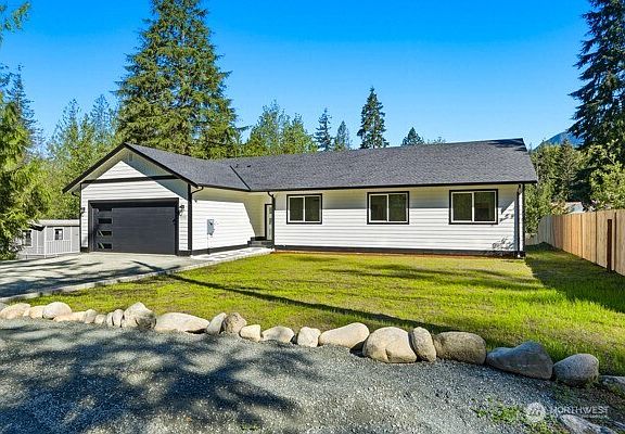 3rd image of 44421 Pine Road