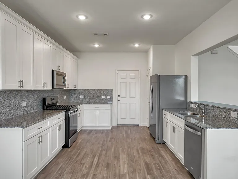 7314 Madison Commons Ln — Photo 10