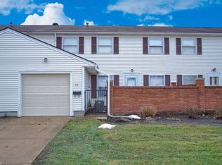 54 Mansfield Ct #54, Concord Township, OH 44060