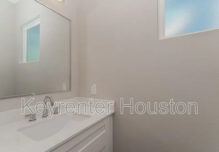 8318 Curry Rd — Photo 13