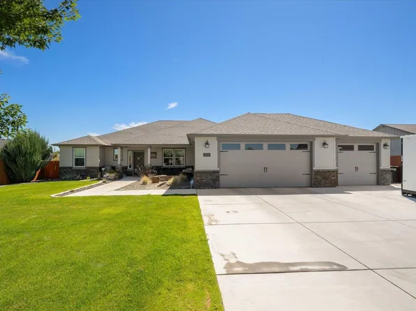 1034 Amber Ave, West Richland, WA 99353