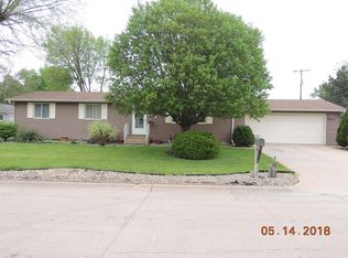 1520 W 11th St, Hastings, NE 68901