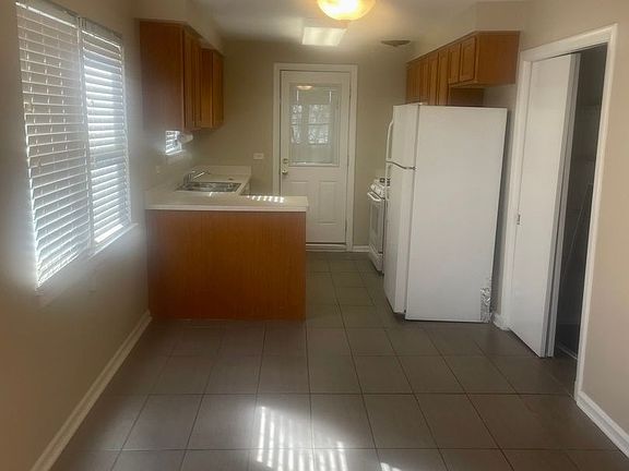 3rd image of 7001 W North Ave #202