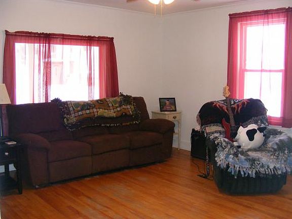 5th image of 726 Milan Rd