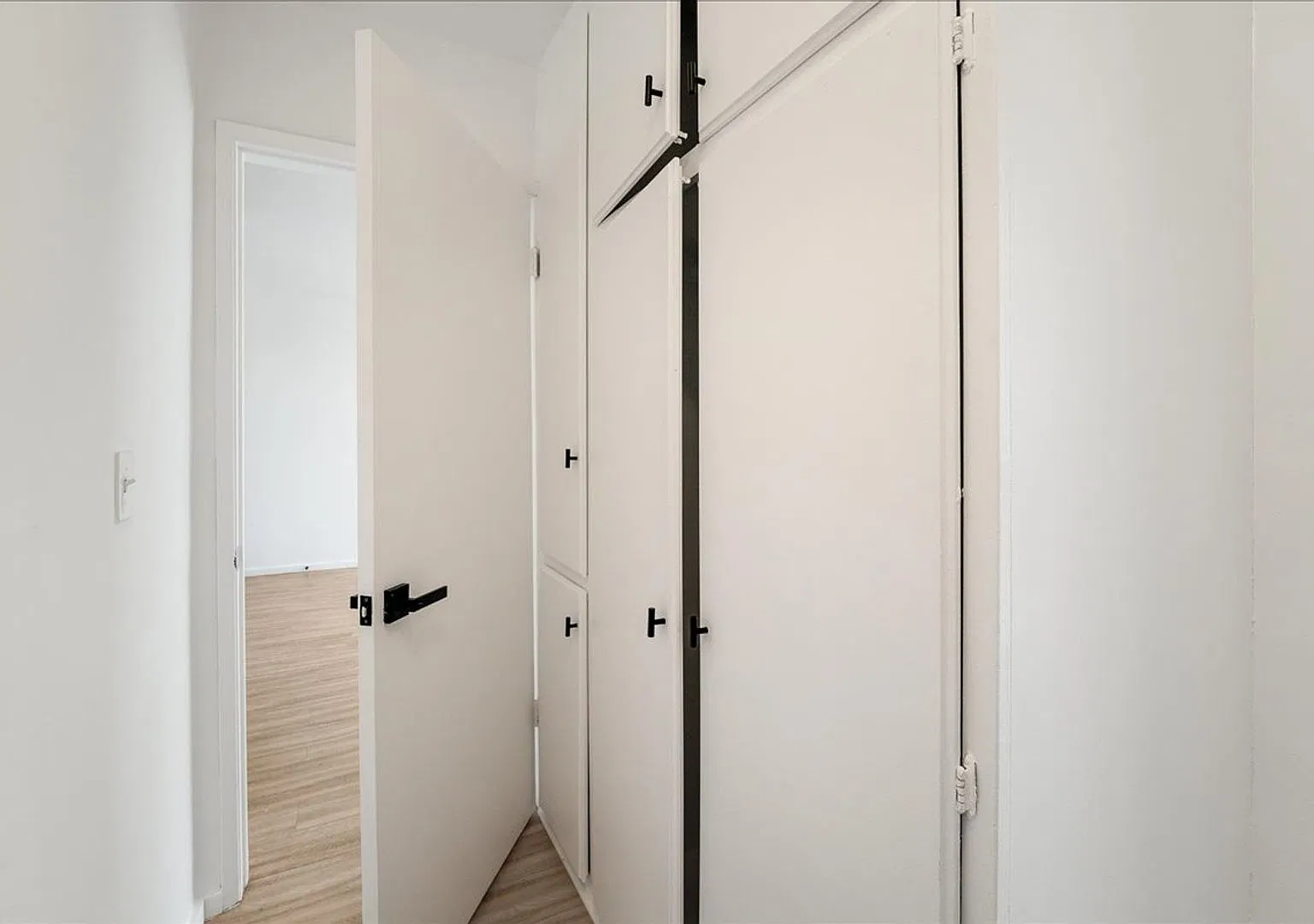 Beautiful Culver City Apartment! — Photo 4