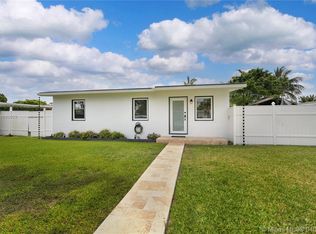 9900 SW 49th St, Miami, FL 33165