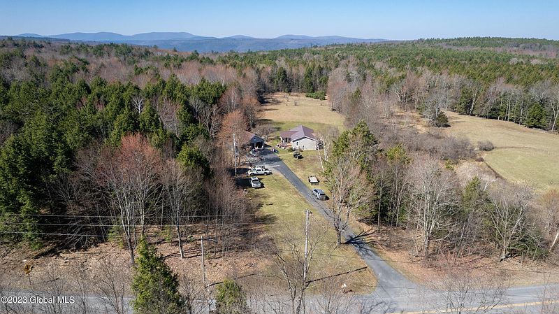 4th image of 647 Guinea Road