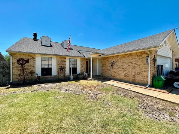 417 Redbud Dr, Forney, TX 75126