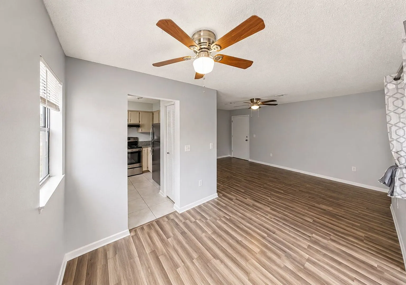 Hemlock St 10352-10358 - SH1 — Photo 3