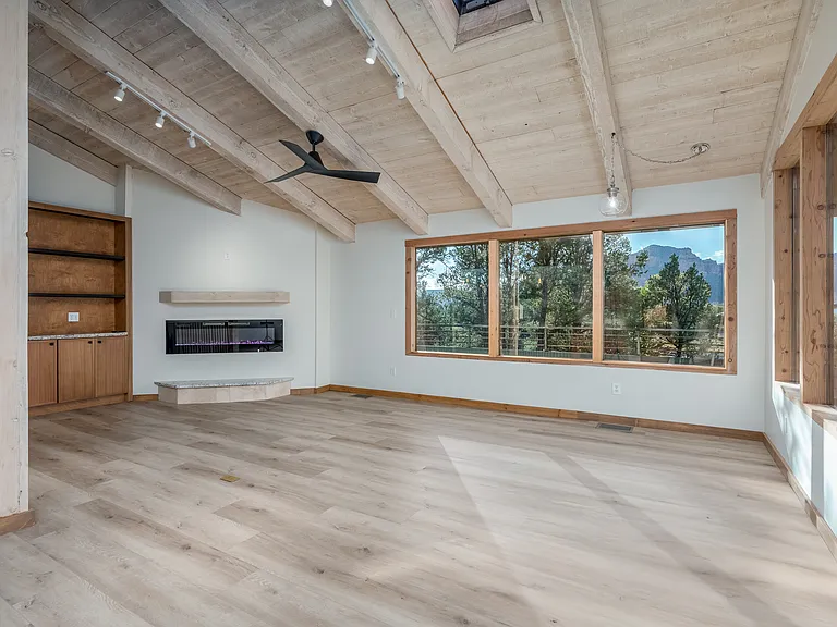 1050 Lee Mountain Rd — Photo 4
