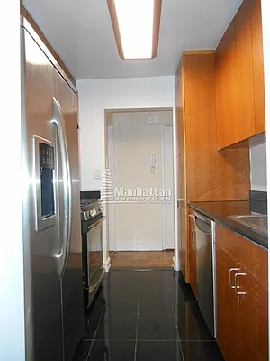 Rented by Manhattan Connection | media 13