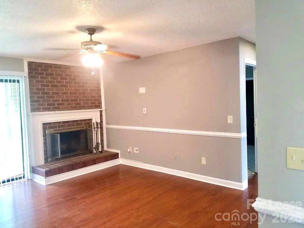 3 bed, 2.0 bath, 1166 sqft, $1,600 — Photo 4
