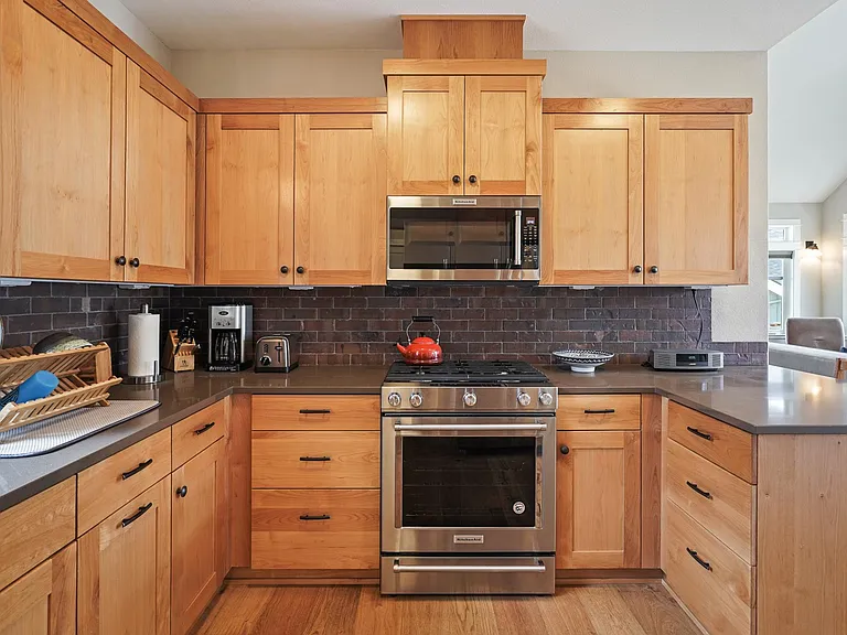 2439 NW Drouillard Ave — Photo 8