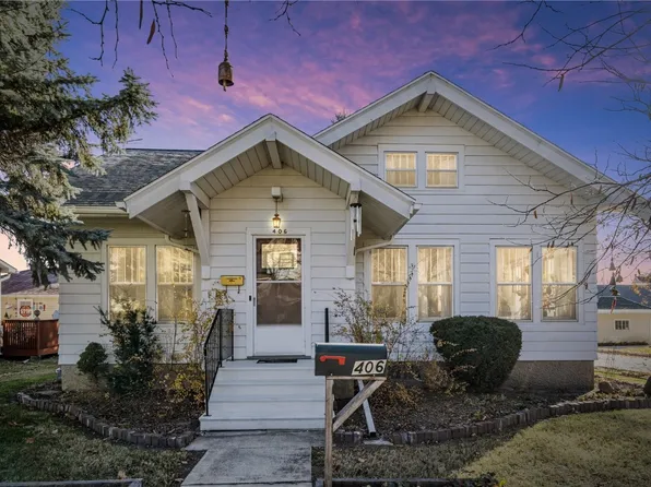 406 Locust St, La Porte City, IA 50651