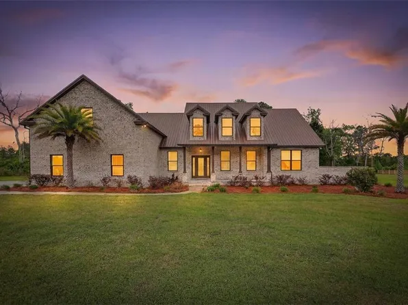211 Sanford Dr, Waverly, GA 31565