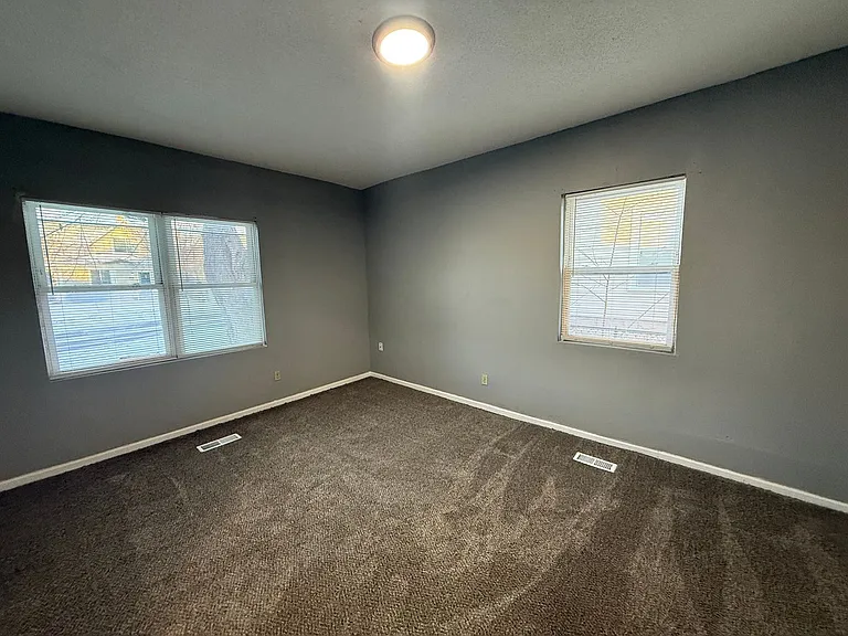 2110 Lyndale Ave N — Photo 24