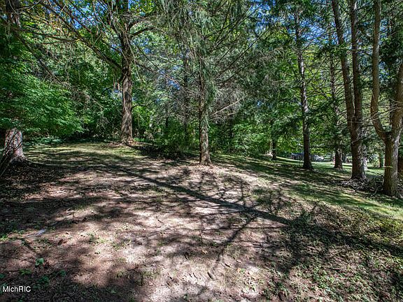 4th image of 1519 Rolling Hills Dr