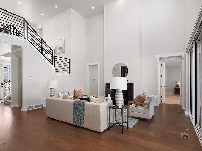 11708 Engelmann Dr — Photo 3