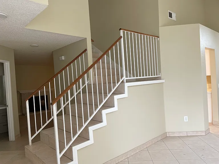 2805 W Majestic Ave — Photo 5