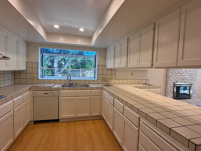 13048 Apollo Way — Photo 5