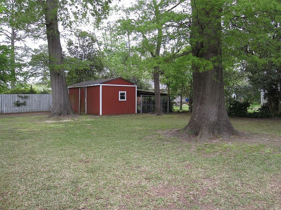 2nd image of 2818 Jackson Dr