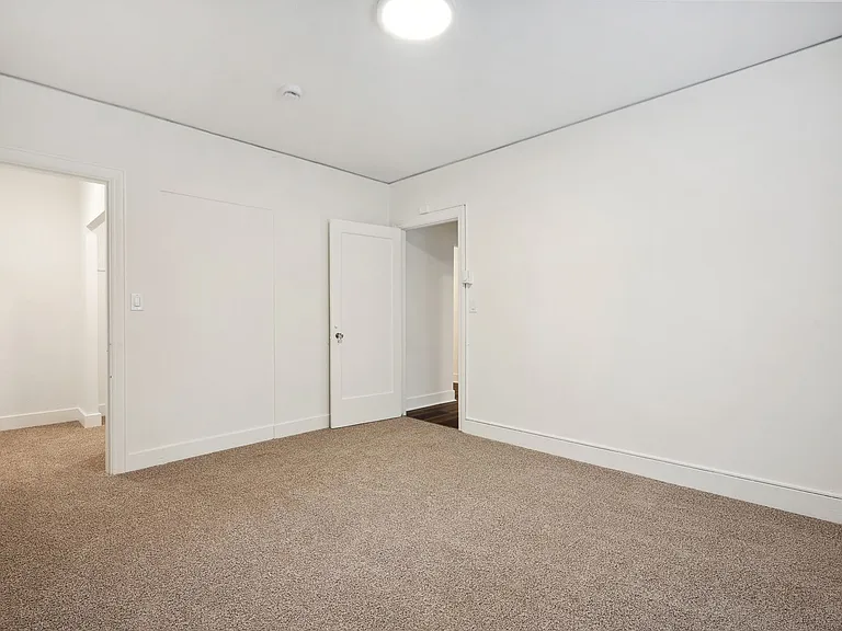 5th & Mercer Apartments — Photo 16