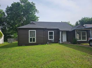 236 E Evans Ave, Bonham, TX 75418