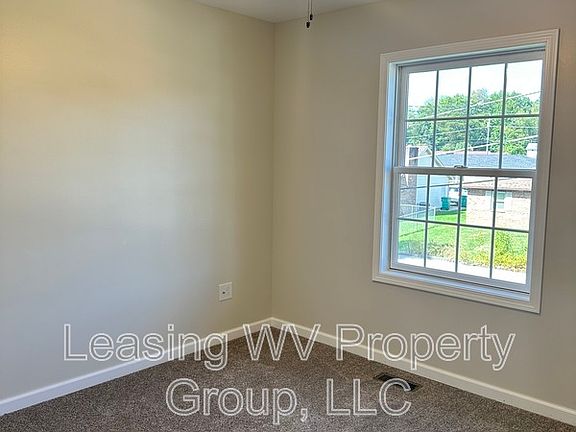 4th image of 21 Bette Ln