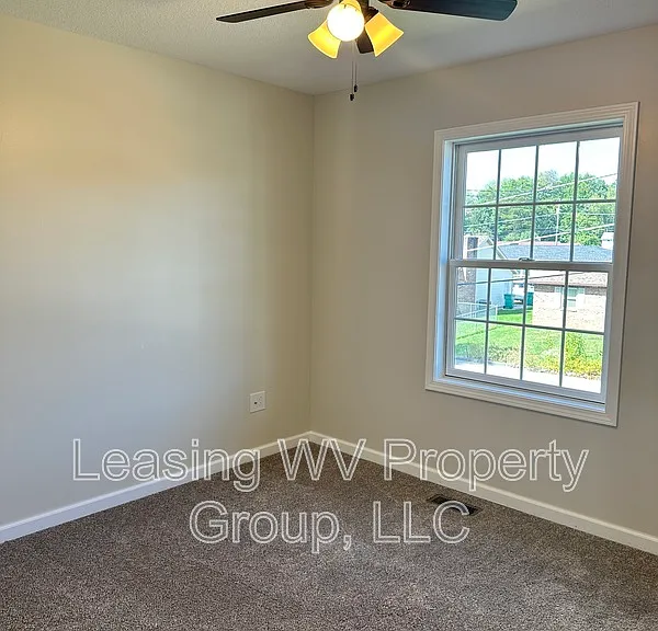 21 Bette Ln — Photo 4