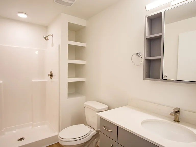 2320 N Vancouver Ave #201 — Photo 10
