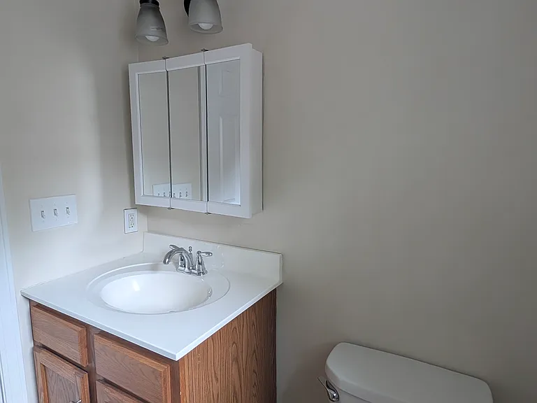 30 Knight St #1 — Photo 6