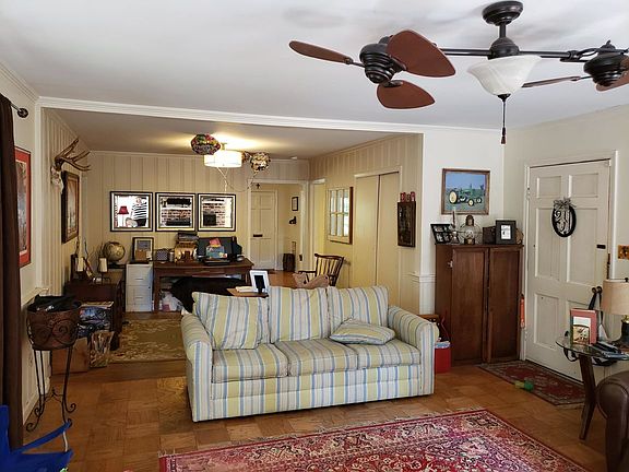 3rd image of 963 Cliffwood Dr