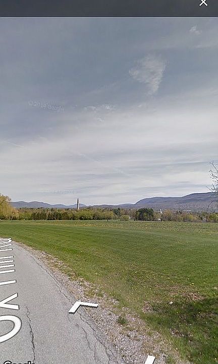 1st image of 682 Fox Hill Rd