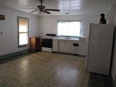 2nd image of 210 Elm St
