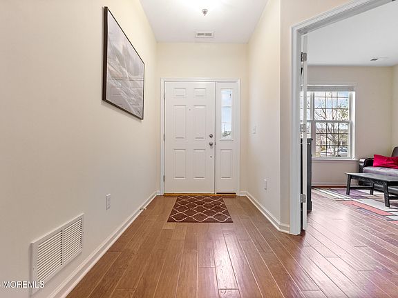 4th image of 27 Rockland Street
