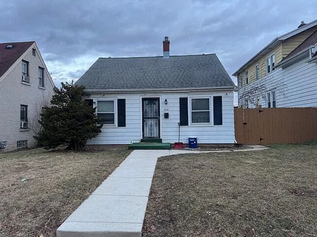4628 North 24th PLACE photo 1