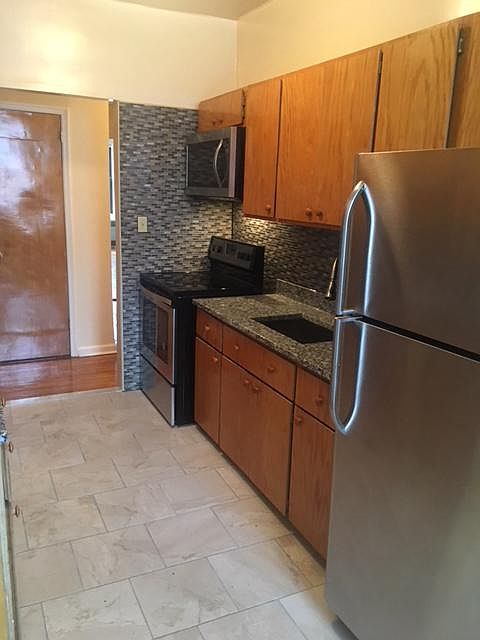2nd image of 9010 149th St APT 6G