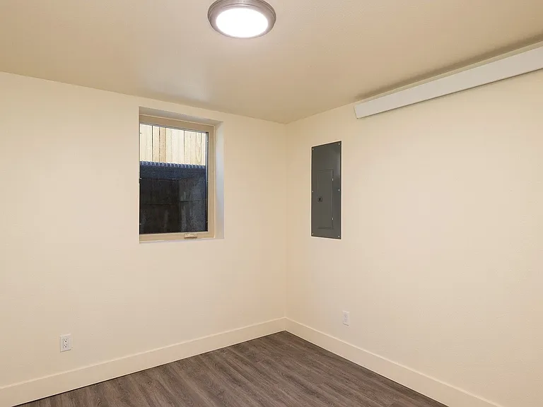 Seattle 3 Bedroom Apartment for Rent | Newly Remodeled Home with In-Unit Washer/Dryer, Private En... — Photo 24