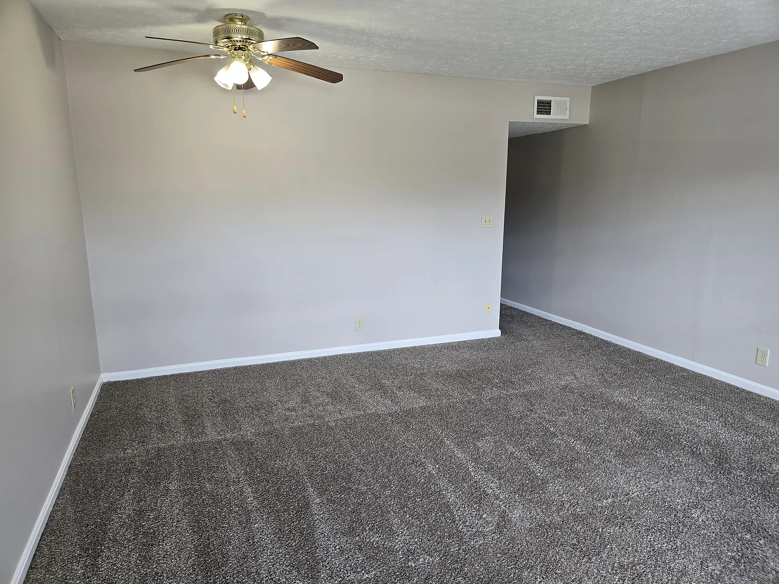 2820 Del Rio Pl #14 photo 1
