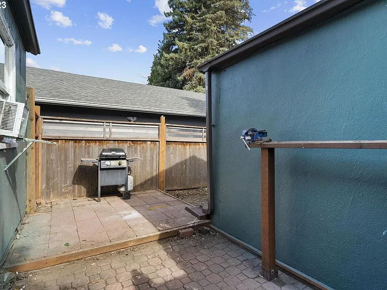 499 SW 5th Ave — Photo 25